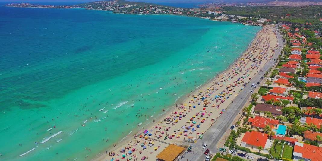 Yüzme bilmeyenler için cennet köşe! Ege’nin en güvenli plajı: İncecik kumu, çarşaf gibi denizi mest ediyor! 1